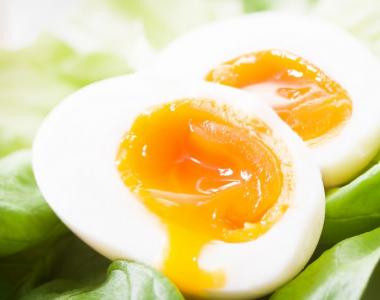 البيض في الكيس - كم دقيقة لطهي الطعام